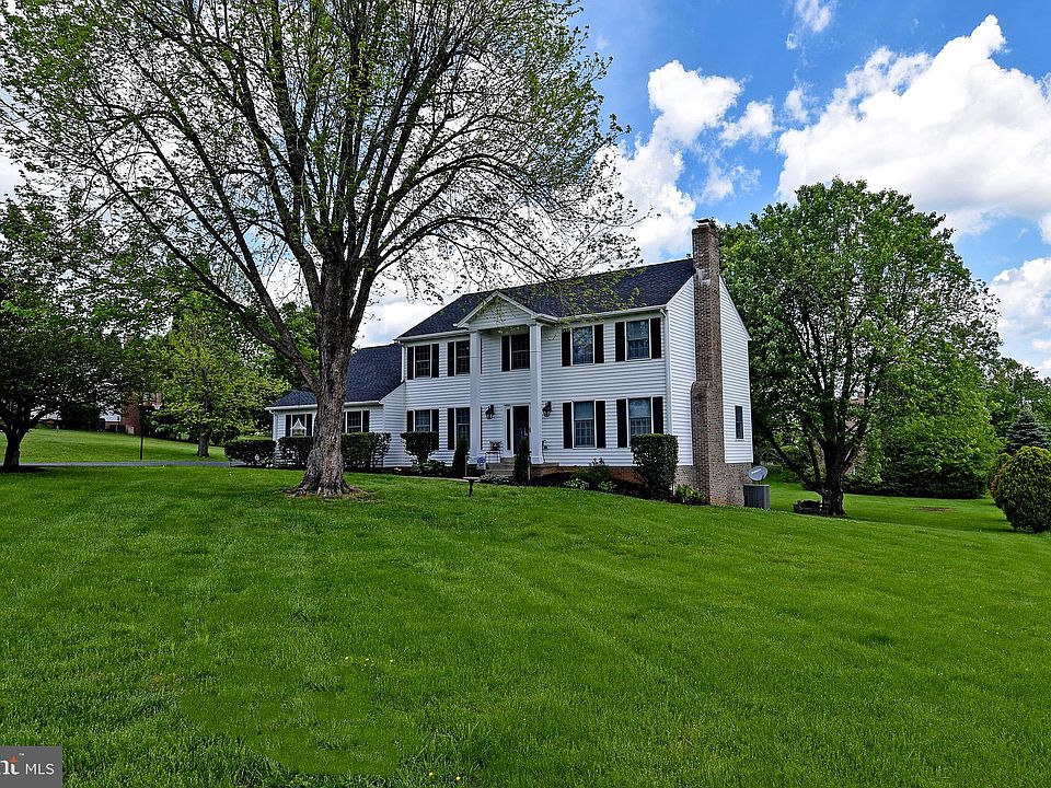 1st image of 7017 Lake Dr