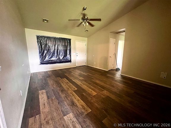 3rd image of 1011 W 23rd St N
