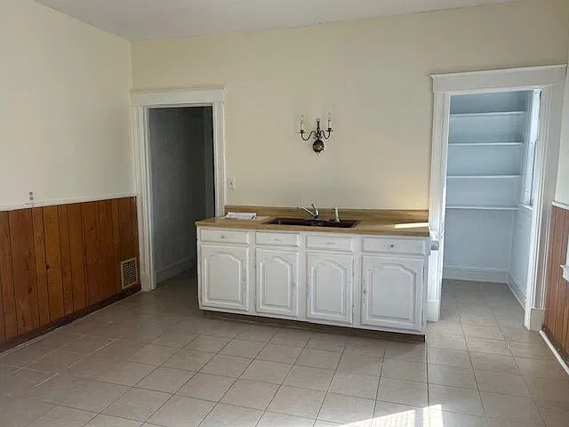 2 bed, 1.0 bath, 1200 sqft, $1,500 — Photo 2