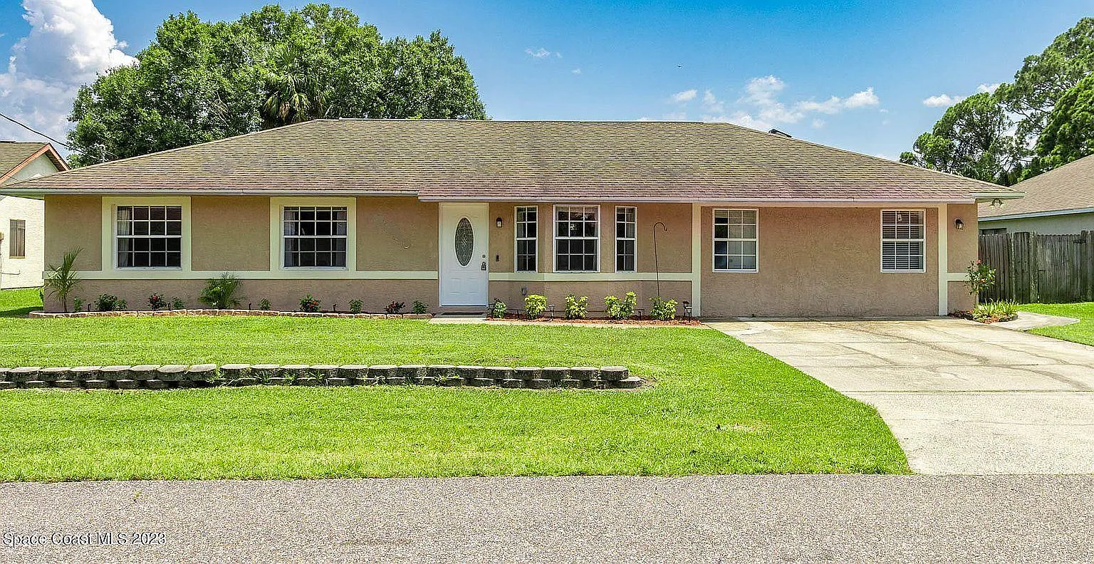 5 bed, 2000 sqft, $2,950 — Photo 1