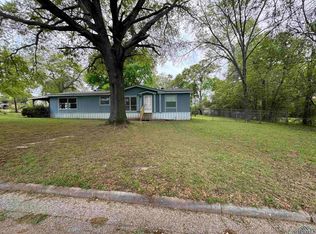 401 N Market St, Carthage, TX 75633