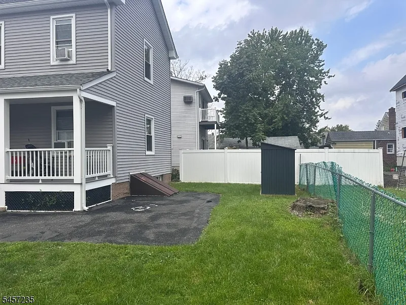 2 bed, 1.0 bath, $2,500 — Photo 3
