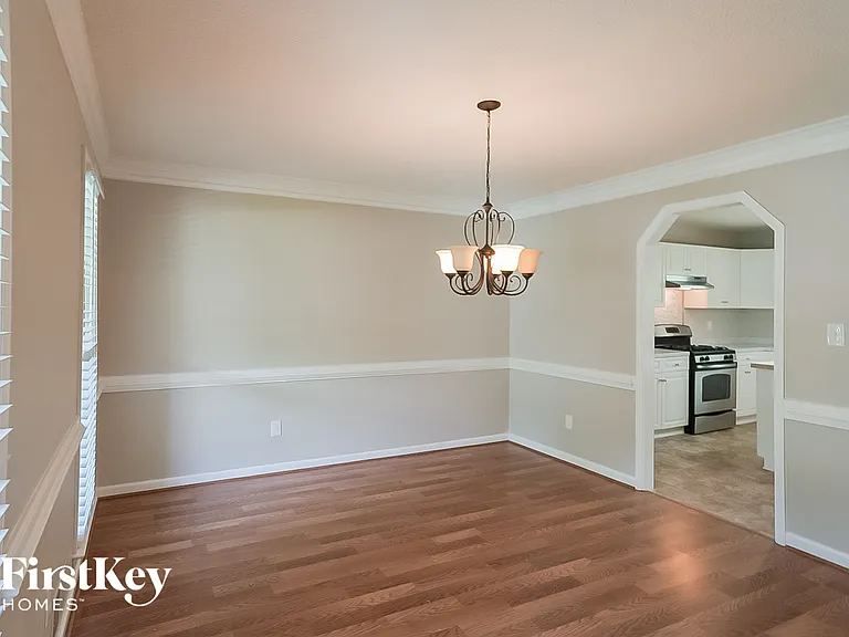 174 Somerset Ln — Photo 5