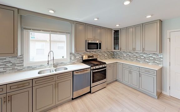 4th image of 6953 Bentley Dr