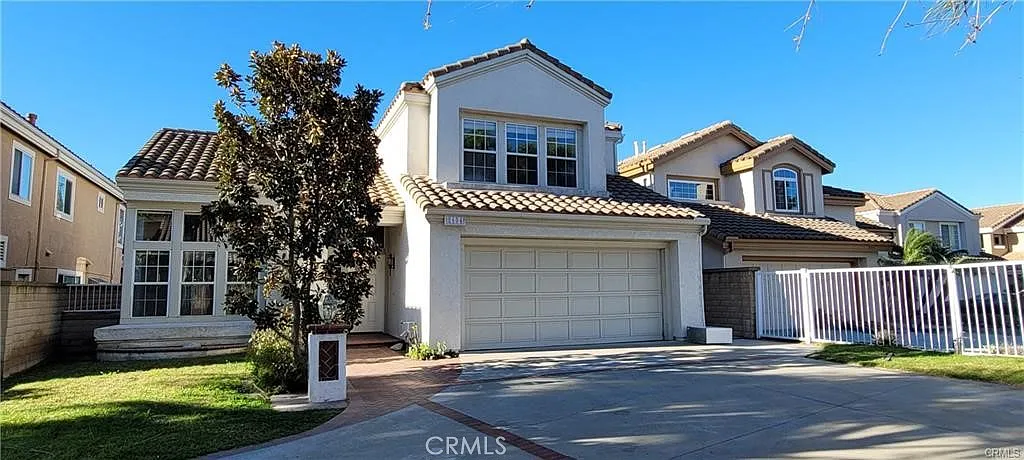 3 bed, 2.5 bath, 1941 sqft, $4,800 — Photo 2