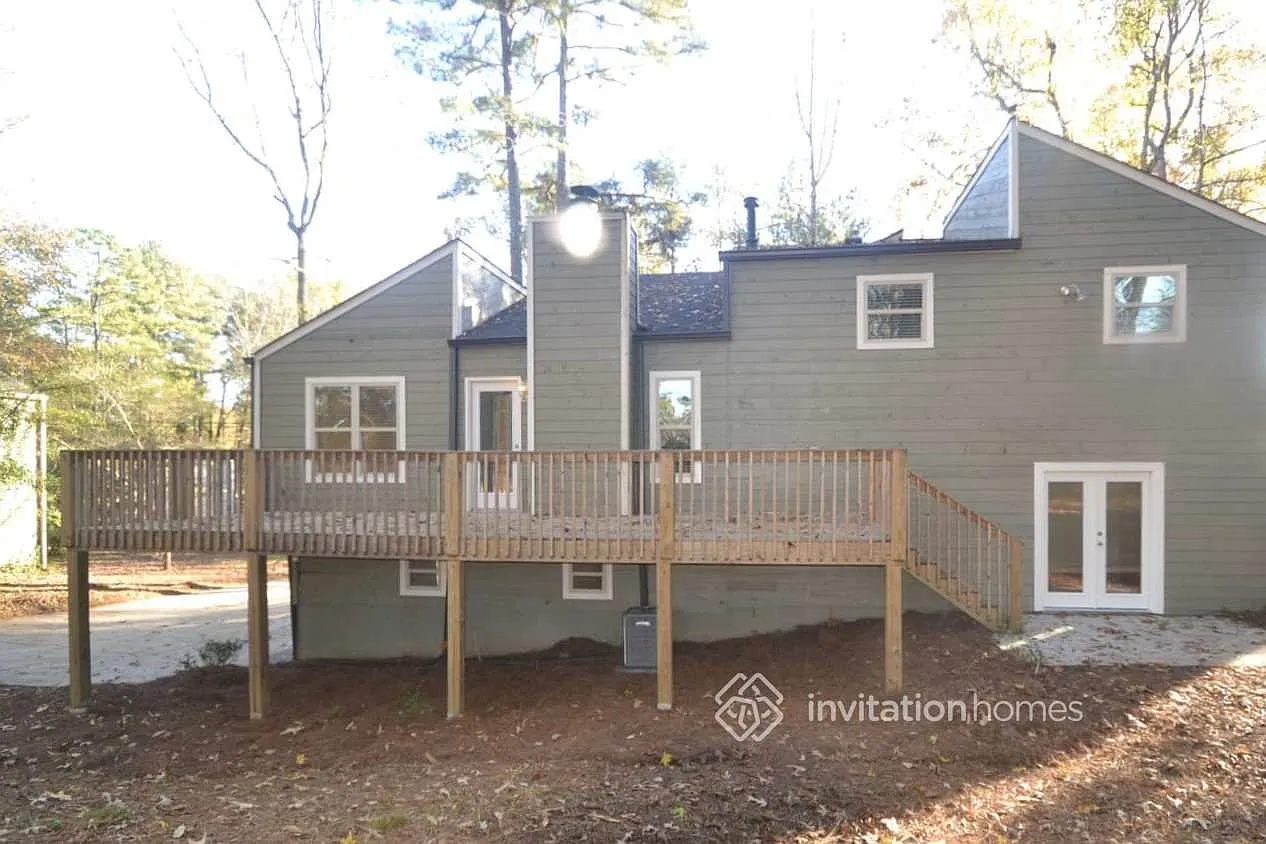 1723 Christie Dr NE Marietta, GA 30066 — Photo 4