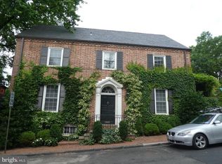 1698 32nd St NW, Washington, DC 20007