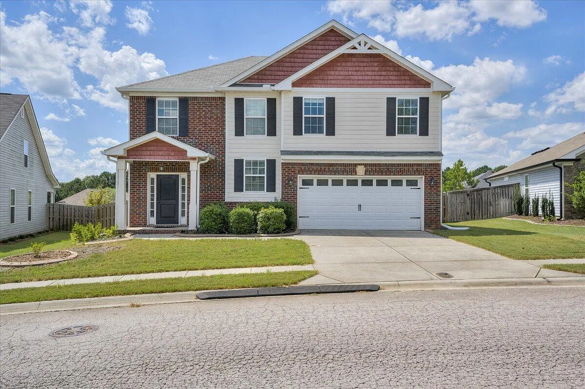 4 bed, 2.5 bath, 2130 sqft, $2,250 — Photo 1