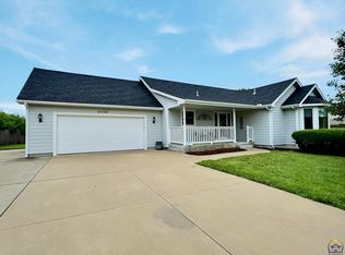 2330 SE Oakwood Dr, Topeka, KS 66605