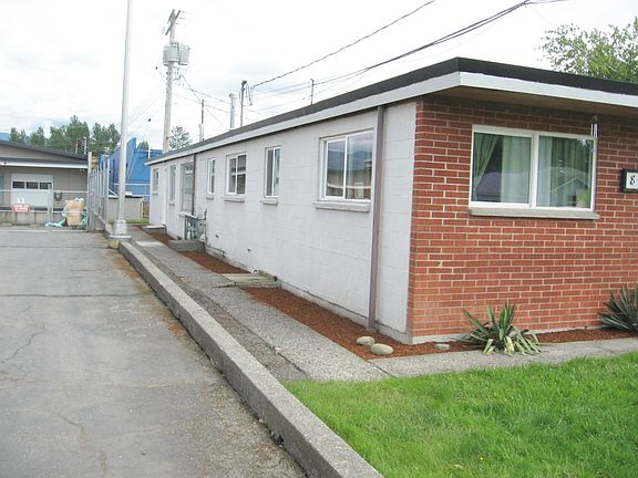 5th image of 801 Myrtine St