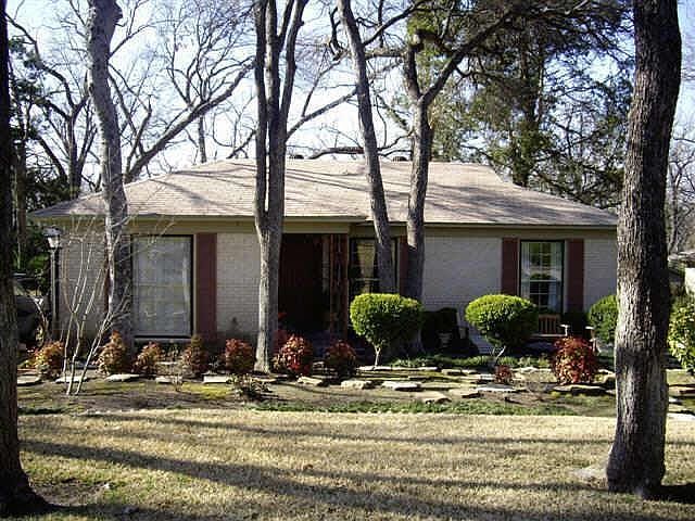 1st image of 10123 Lake Gardens Dr