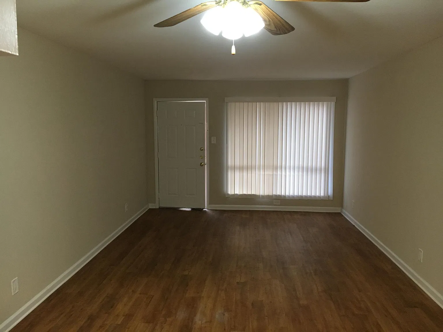 2 bed, 1000 sqft, $695 — Photo 2