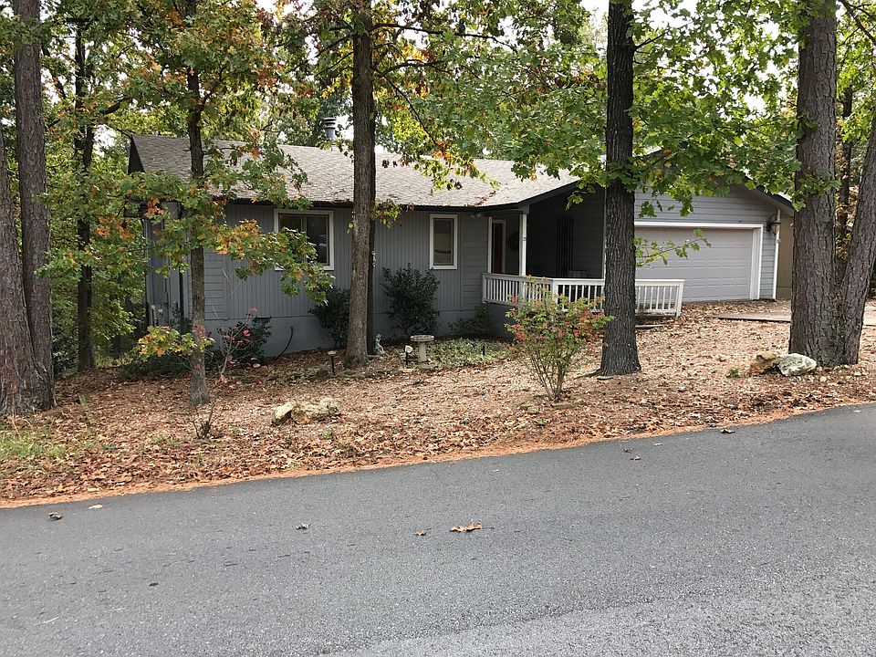 1st image of 15 Deddington Dr