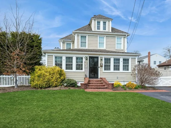 49 W Madison Street, East Islip, NY 11730