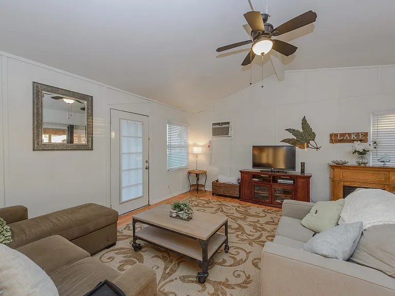 12185 Mimosa Ln — Photo 3