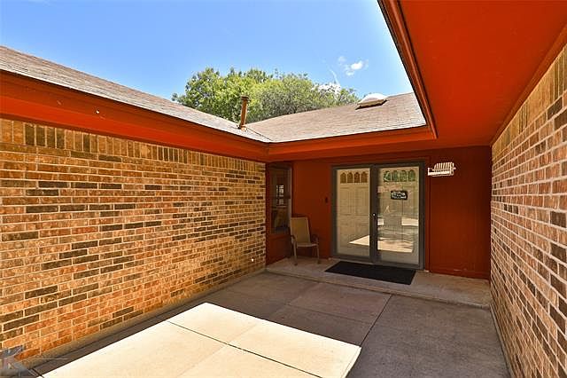 1st image of 4741 Pamela Dr