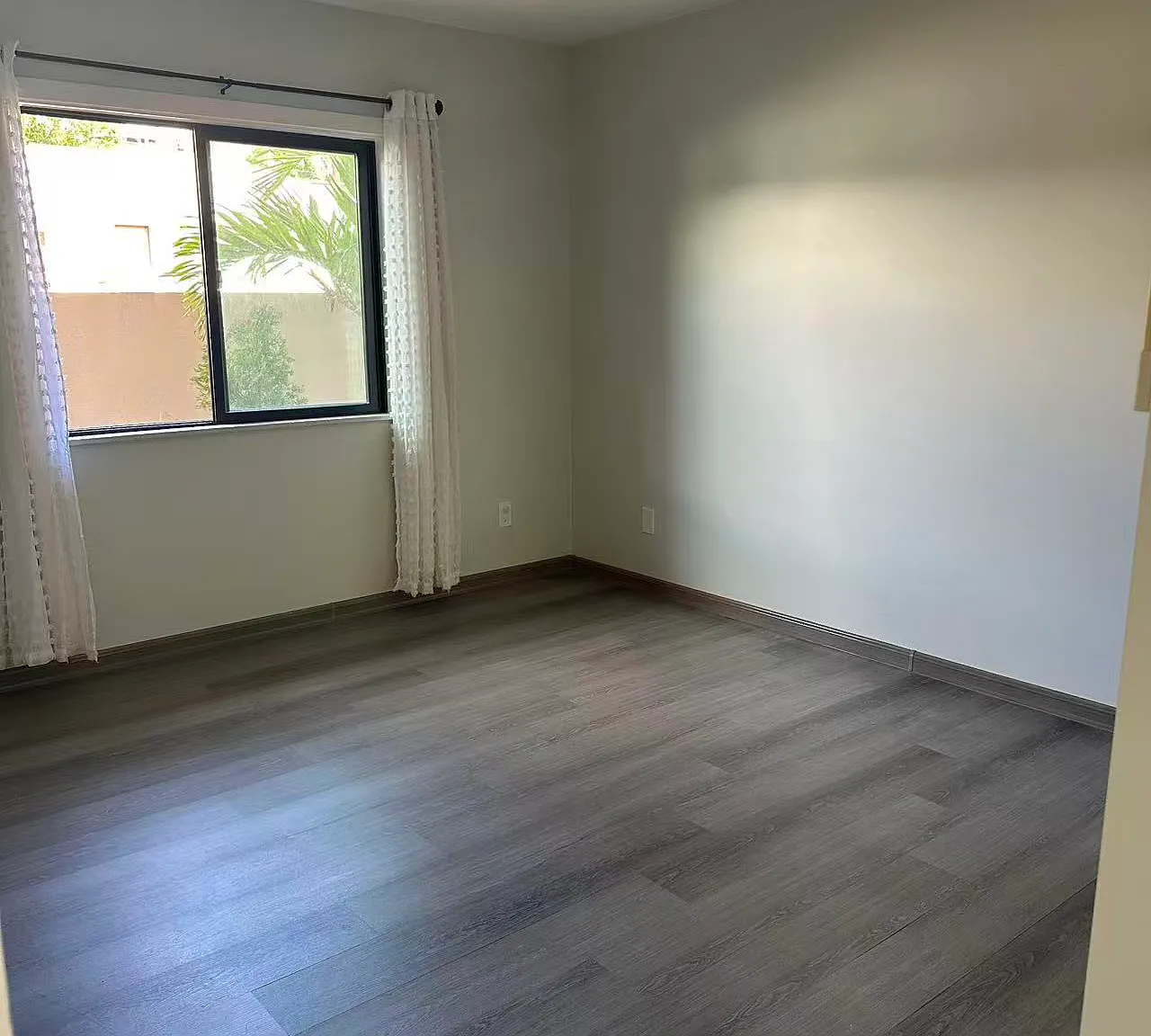 2 bed, 800 sqft, $2,800 — Photo 3