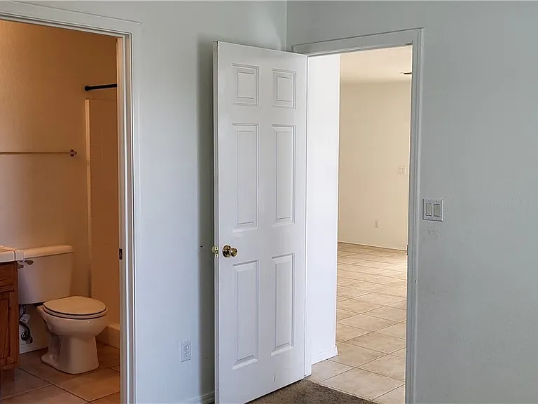 652 Holly St — Photo 10