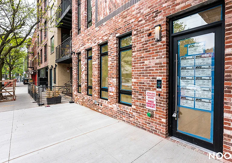317 Franklin Ave #2R — Photo 10