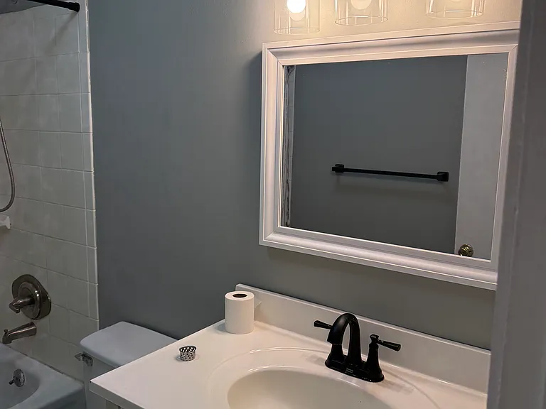 19 White Gate Dr #E — Photo 10