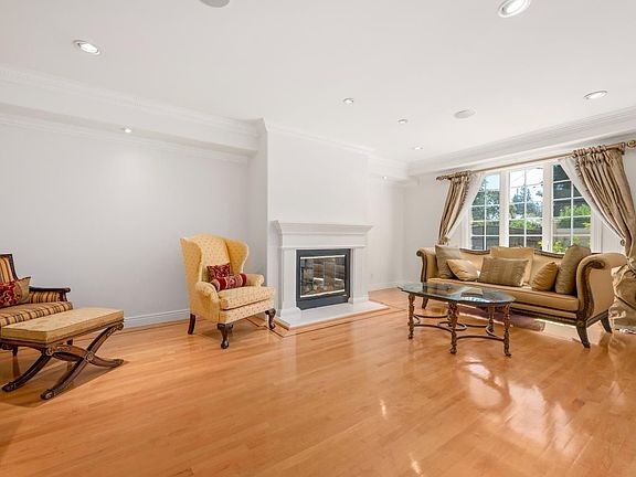 5th image of 324 Valparaiso Ave