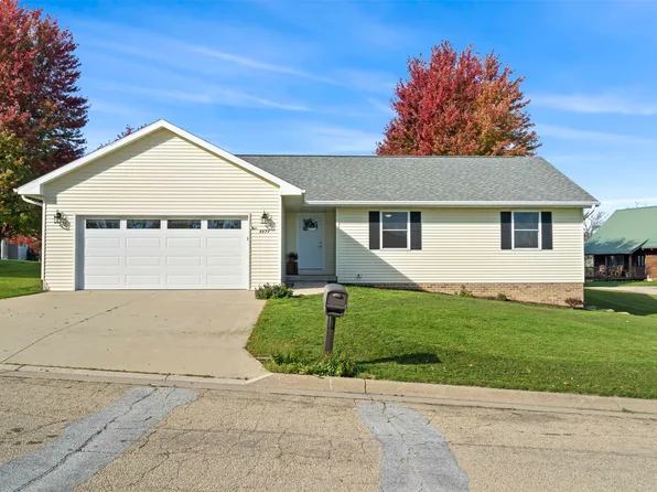 6877 Pleasant View Dr, New Vienna, IA 52065