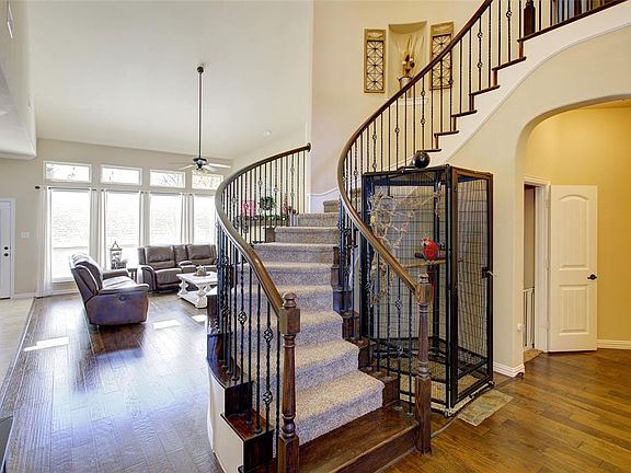 4th image of 402 Ashlawn Dr