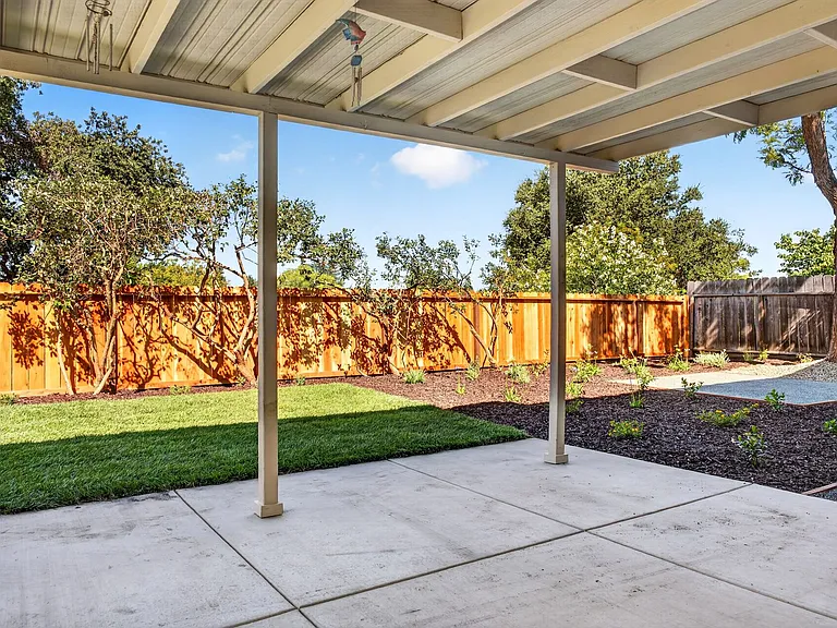 611 Rock Oak Rd — Photo 17