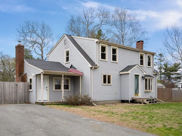 90 West St, Pembroke, MA 02359