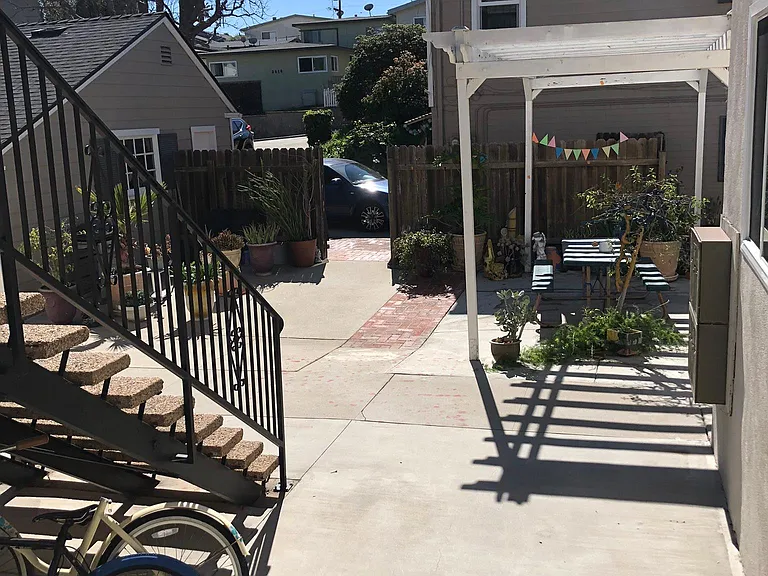 2611 Voorhees Ave #E — Photo 27