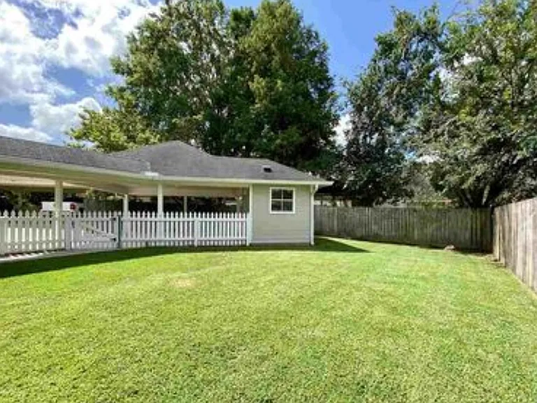 18531 Lake Tulip Ave — Photo 16
