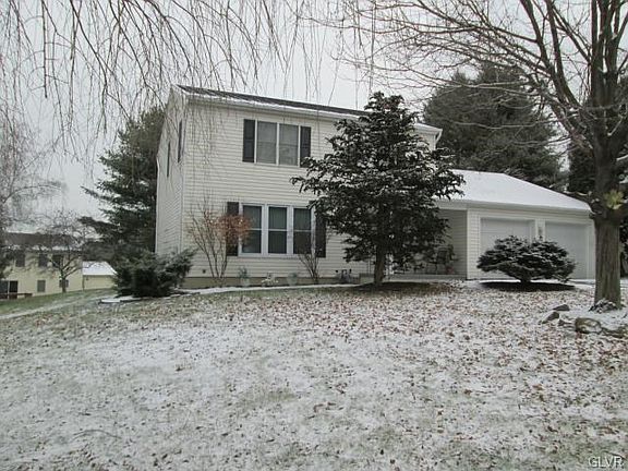 3rd image of 1613 Arrowwood Dr