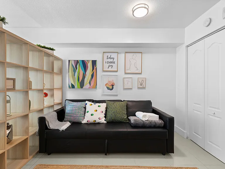 1 SE 12th St #32-ID1026152P — Photo 9
