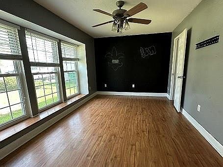 2nd image of 206 Goldenwood Dr