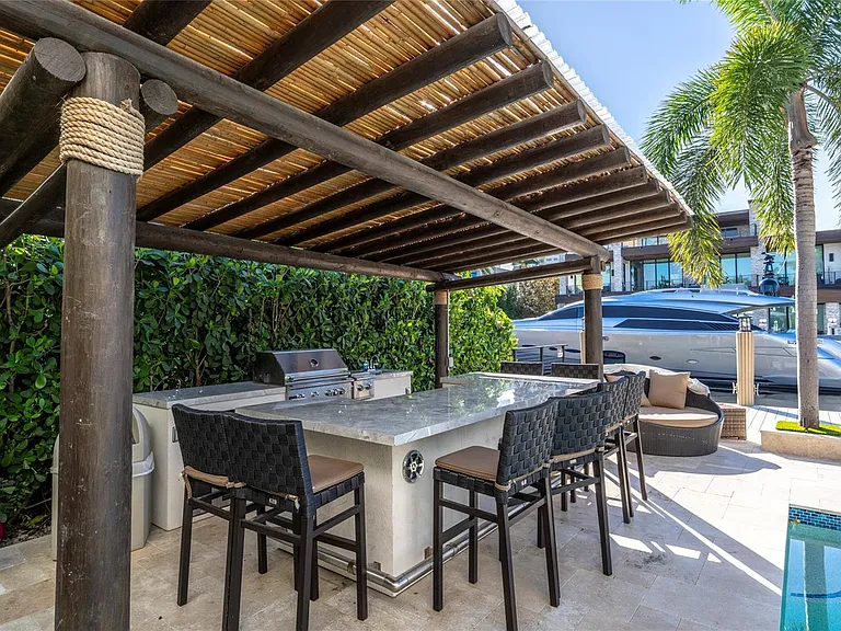 2430 Castilla Isle — Photo 45