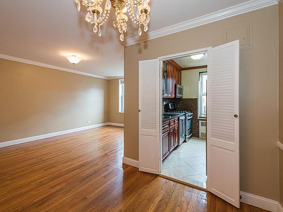 5th image of 3325 90th St #5V