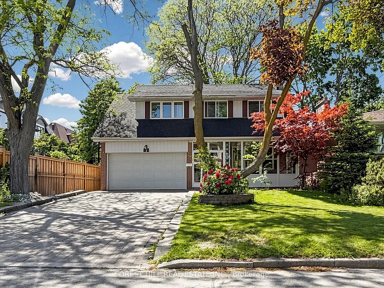 32 Wycliffe Cres — Photo 1