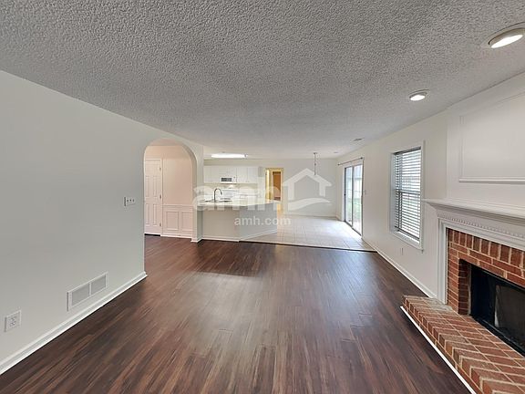 5th image of 11538 Laurel View Dr