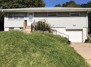 3718 Crown Point Ave, Omaha, NE 68111