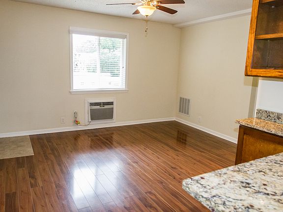 3rd image of 32 Peachtree Ave NE #6