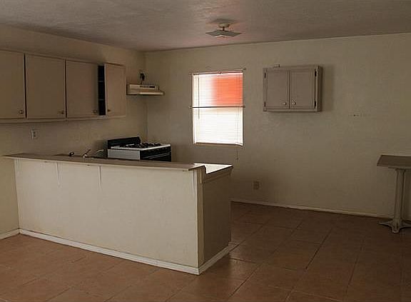 4th image of 116 Roble Dr