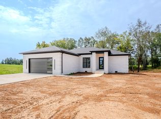 200 Bear Dr, Loretto, TN 38469