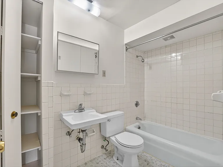 Taurus Apartments — Photo 10