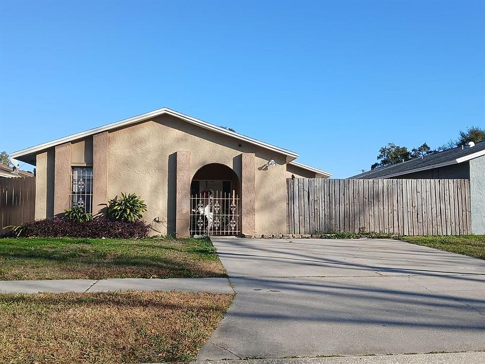 1st image of 10703 Crowngate Ln