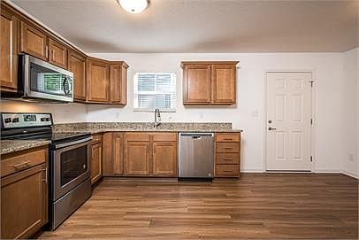 2nd image of 2201 Crossfield Dr #A