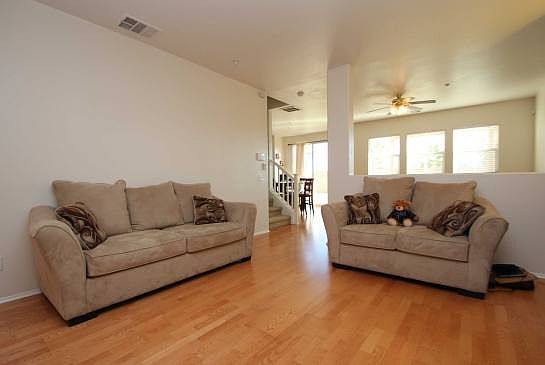 3rd image of 16537 El Revino Dr