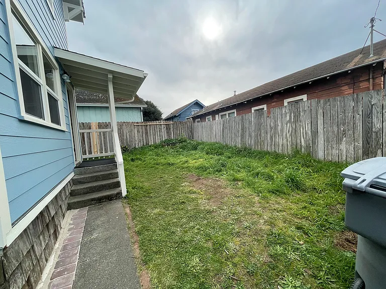 708 B St — Photo 34