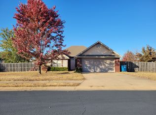 1248 Linder St, Pea Ridge, AR 72751