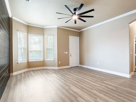 4th image of 413 Henderson St