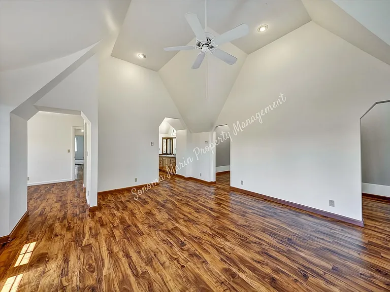81 Elm Ave — Photo 28